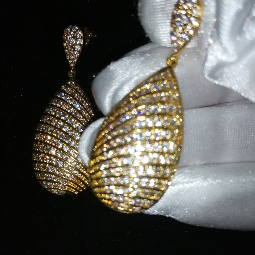 18k Gold Swarovski Crystals Drop Earrings - Picture 4 of 7